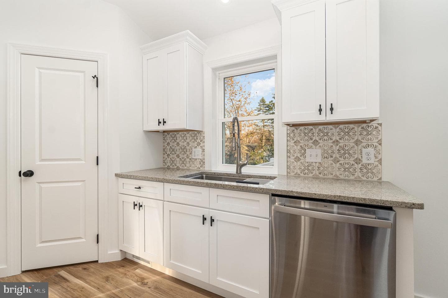 2077 Reservoir Drive photo 9