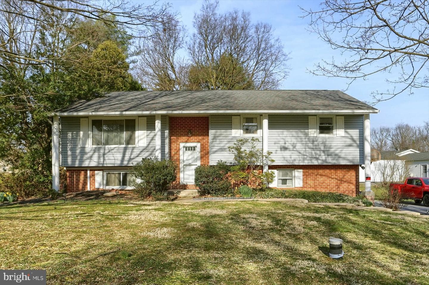 216 Maple Lane photo 1