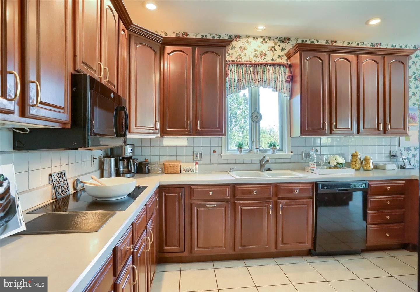 11 E Harmon Drive photo 14