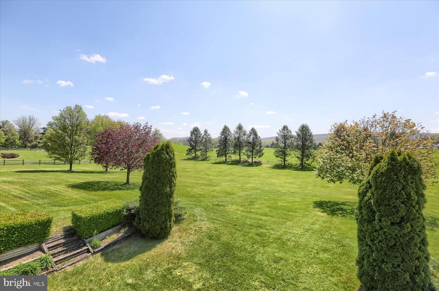 11 E Harmon Drive photo 43