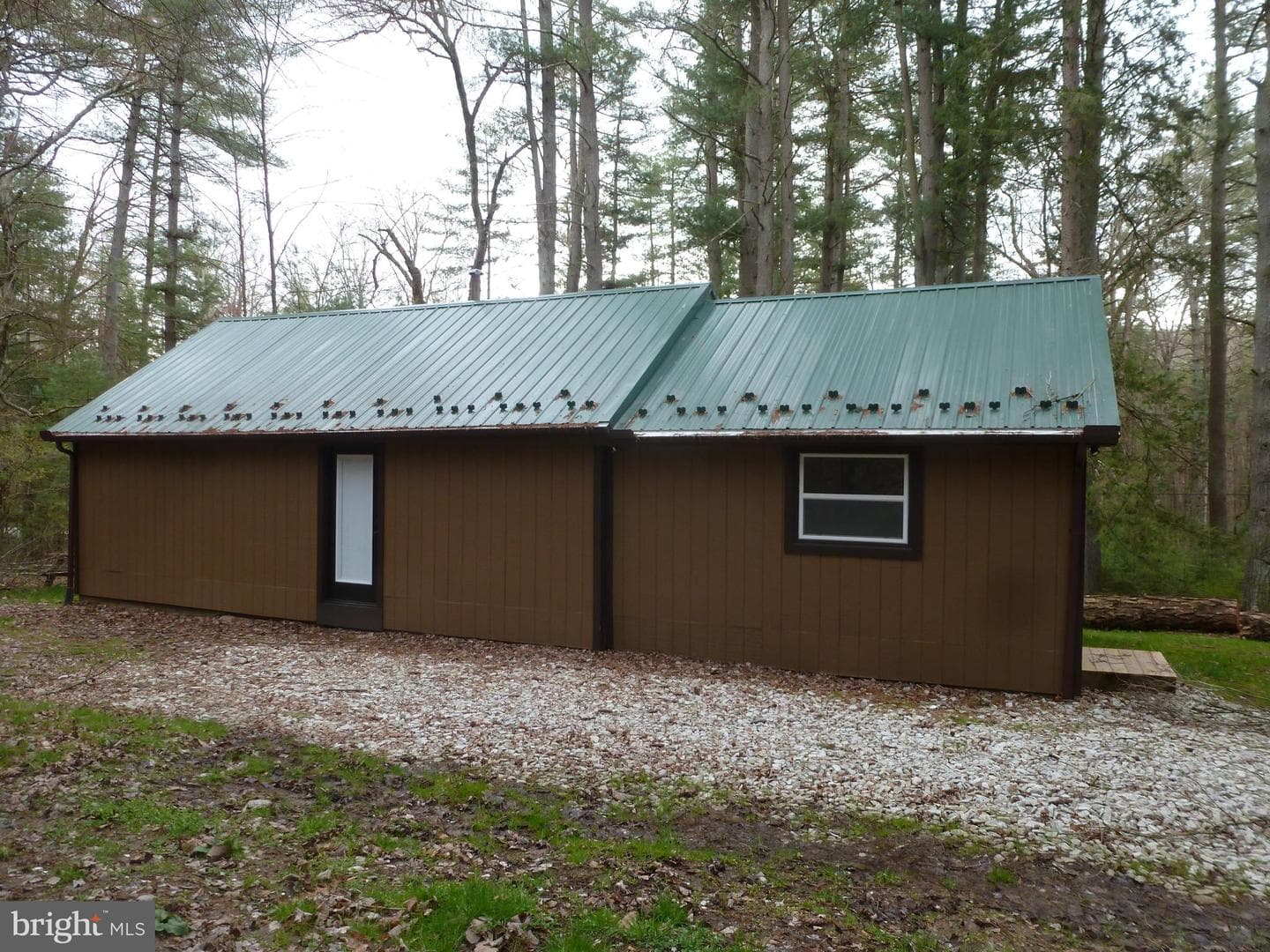 1499 Pine Grove Road photo 2