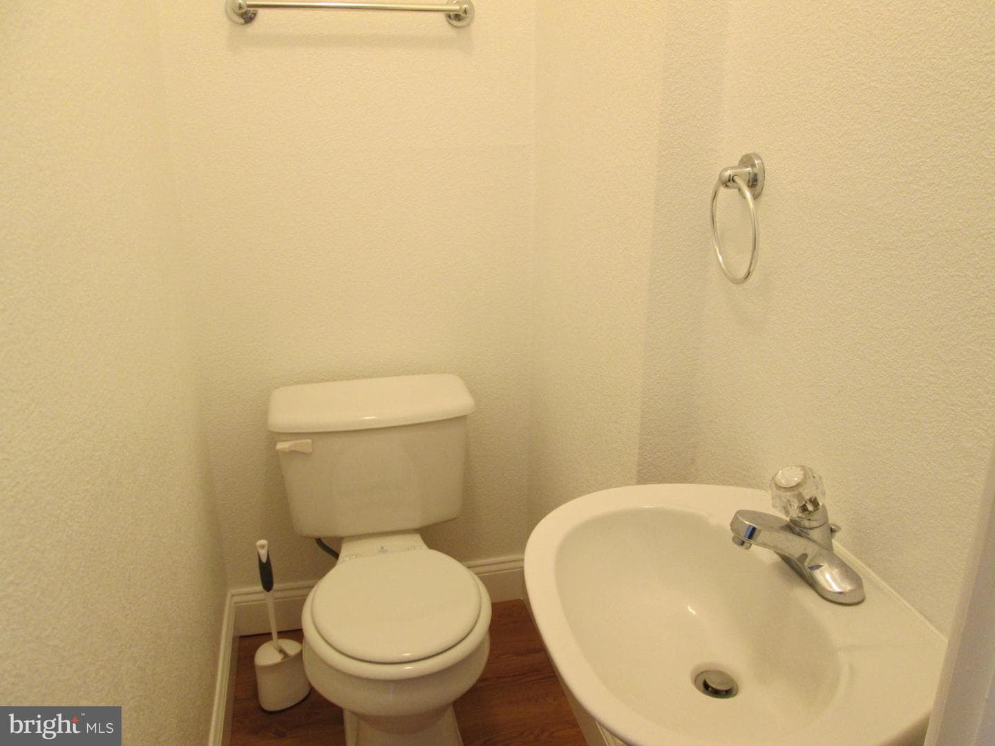 638 Erford Road photo 9