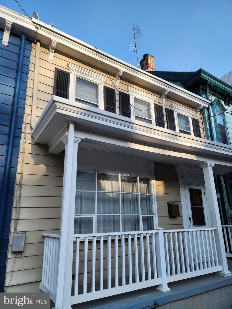 135 S West Street photo 2