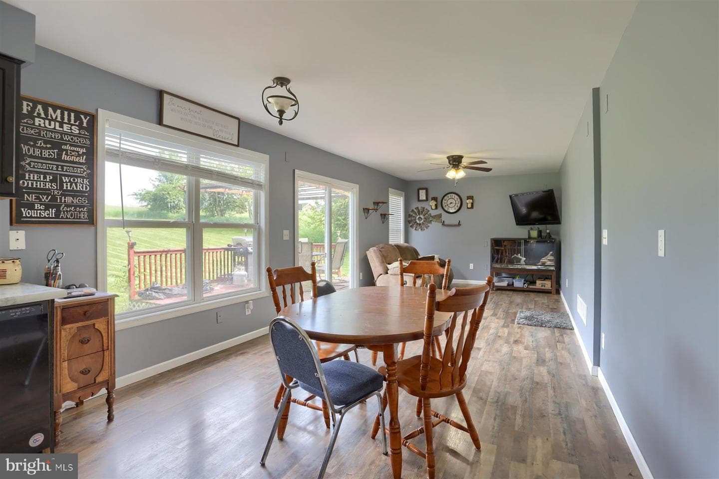 192 Lawrence Lane photo 4