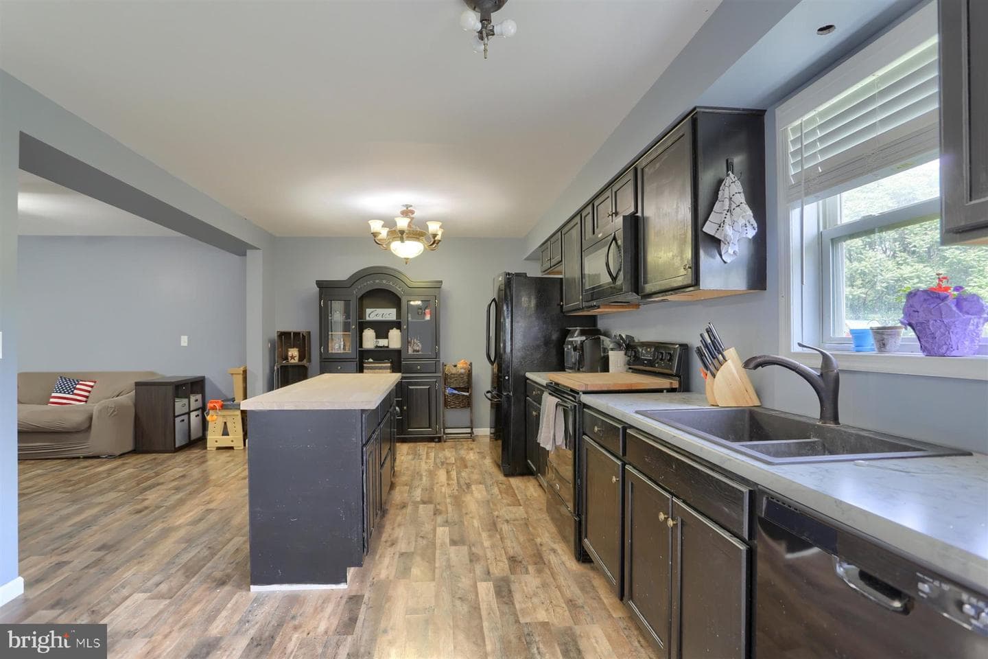 192 Lawrence Lane photo 7