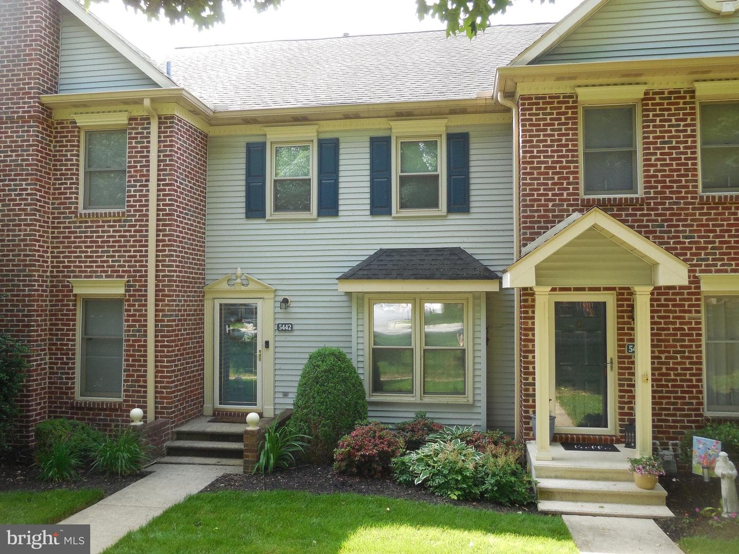 5442 Oxford Drive photo 1