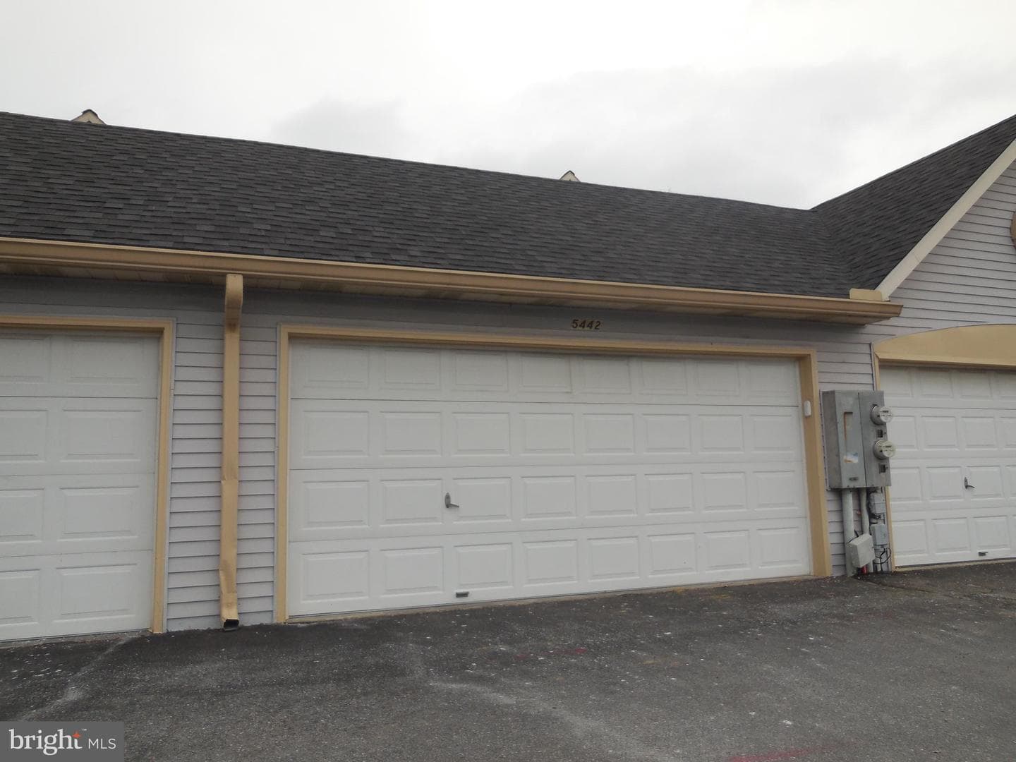 5442 Oxford Drive photo 4