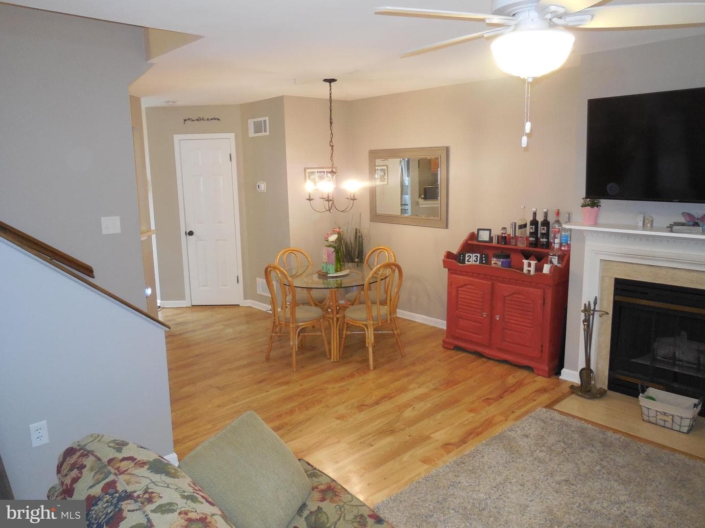 5442 Oxford Drive photo 7