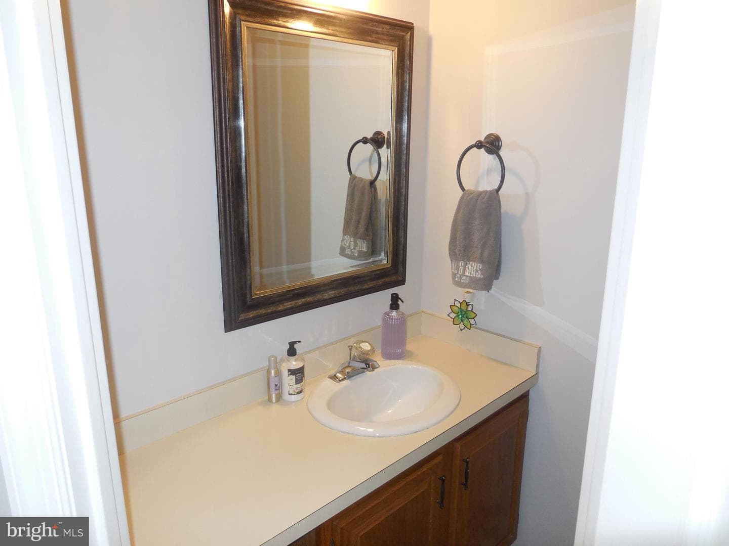 5442 Oxford Drive photo 9