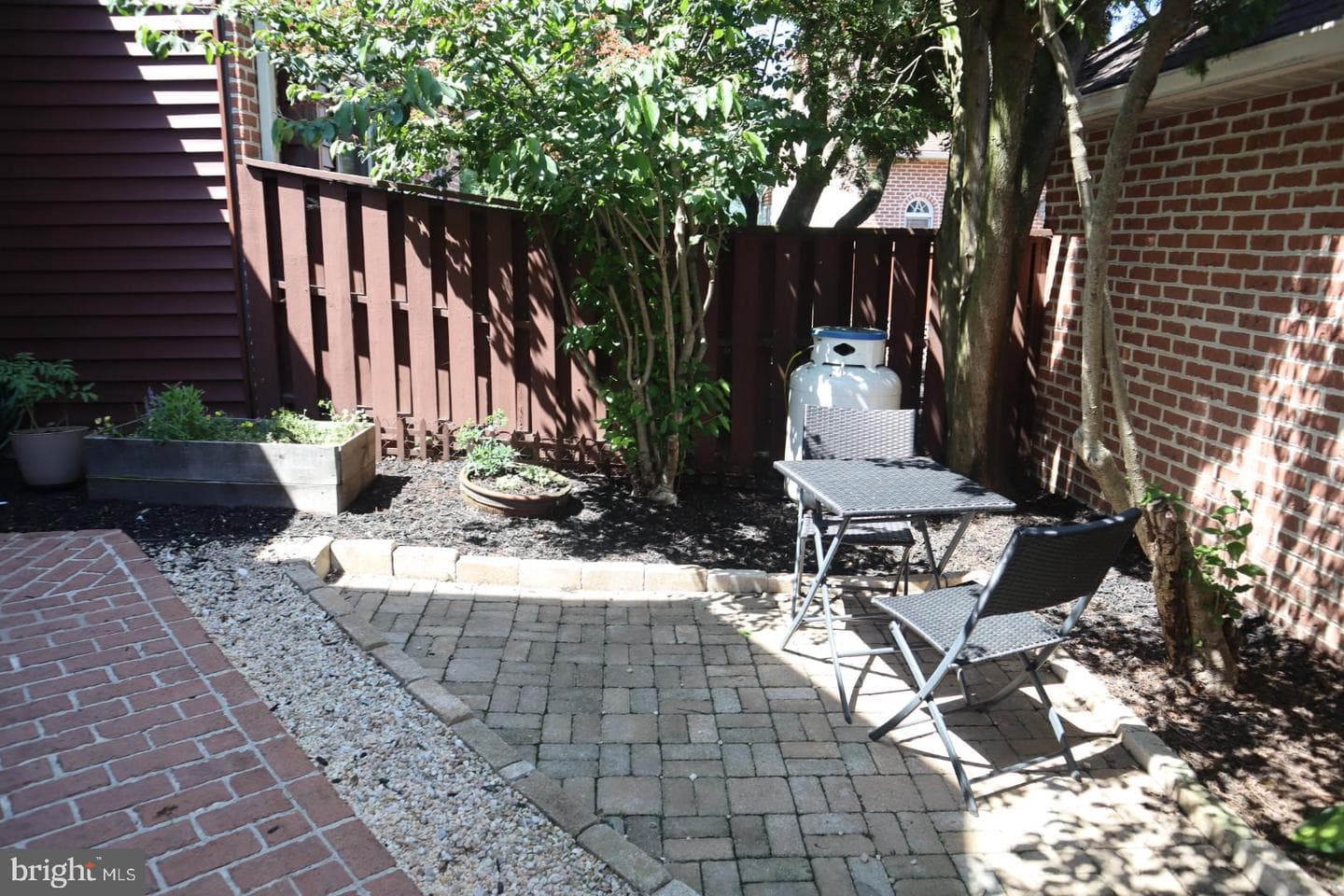 320 Peppercorn Square photo 3