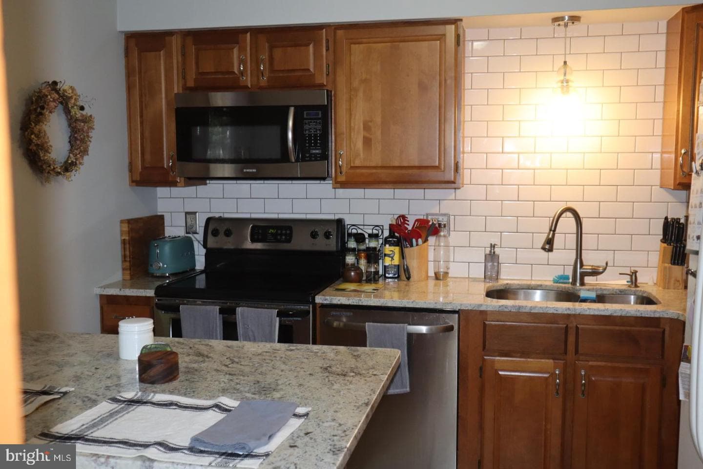 320 Peppercorn Square photo 9
