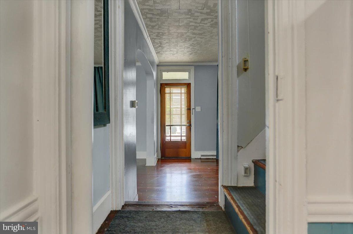 324 E Orange Street photo 17