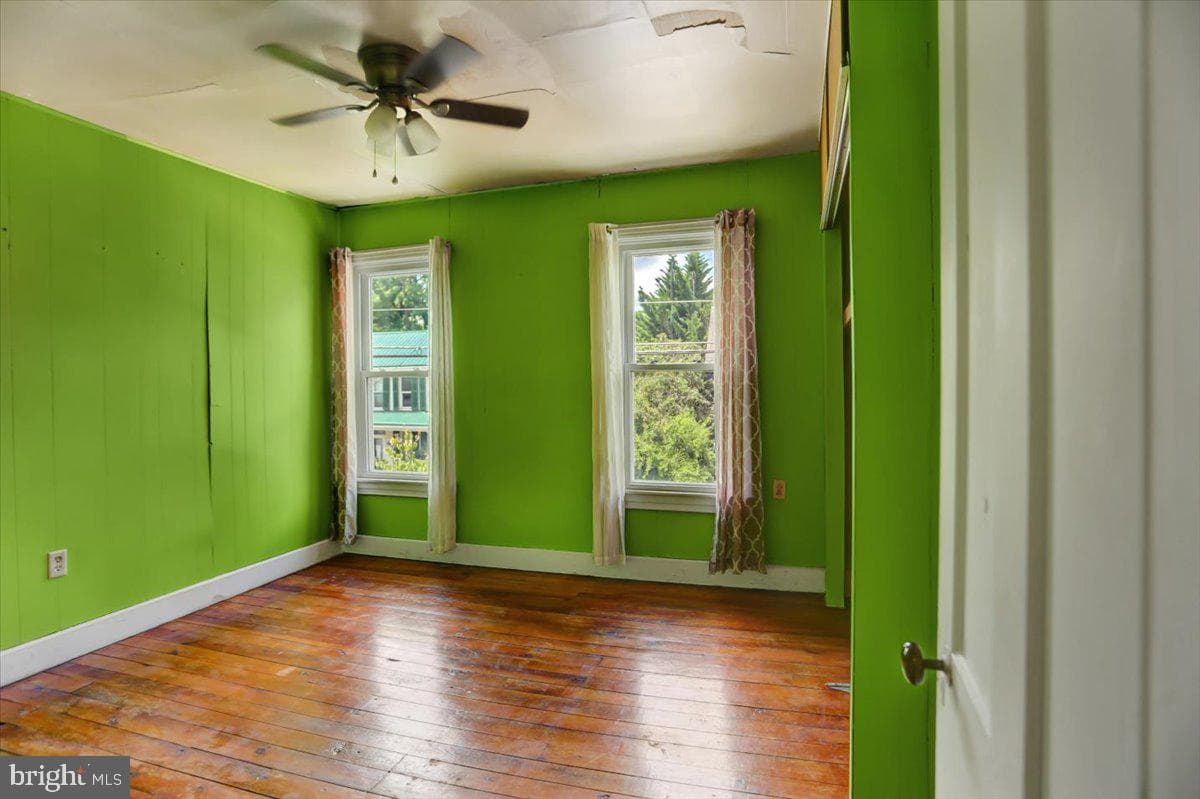 324 E Orange Street photo 18