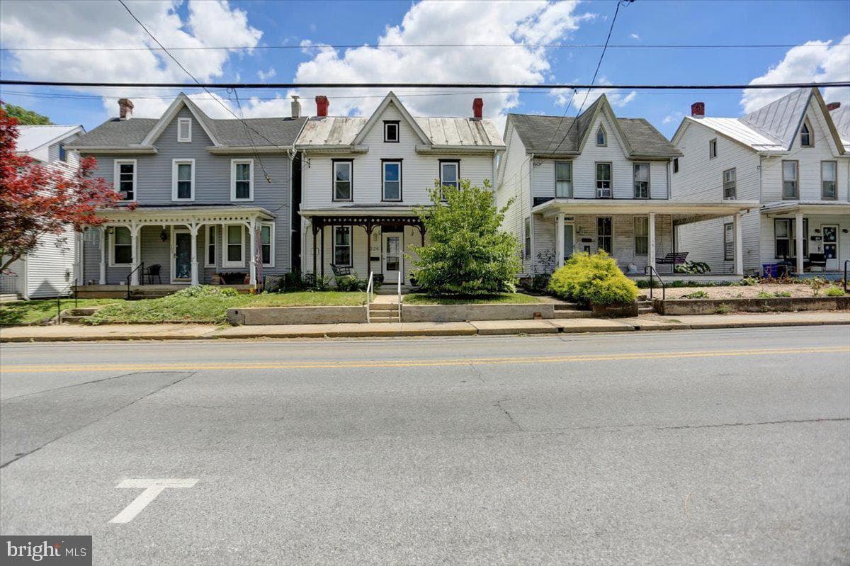 324 E Orange Street photo 2