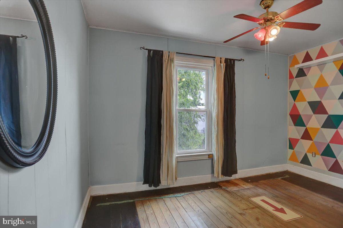 324 E Orange Street photo 25