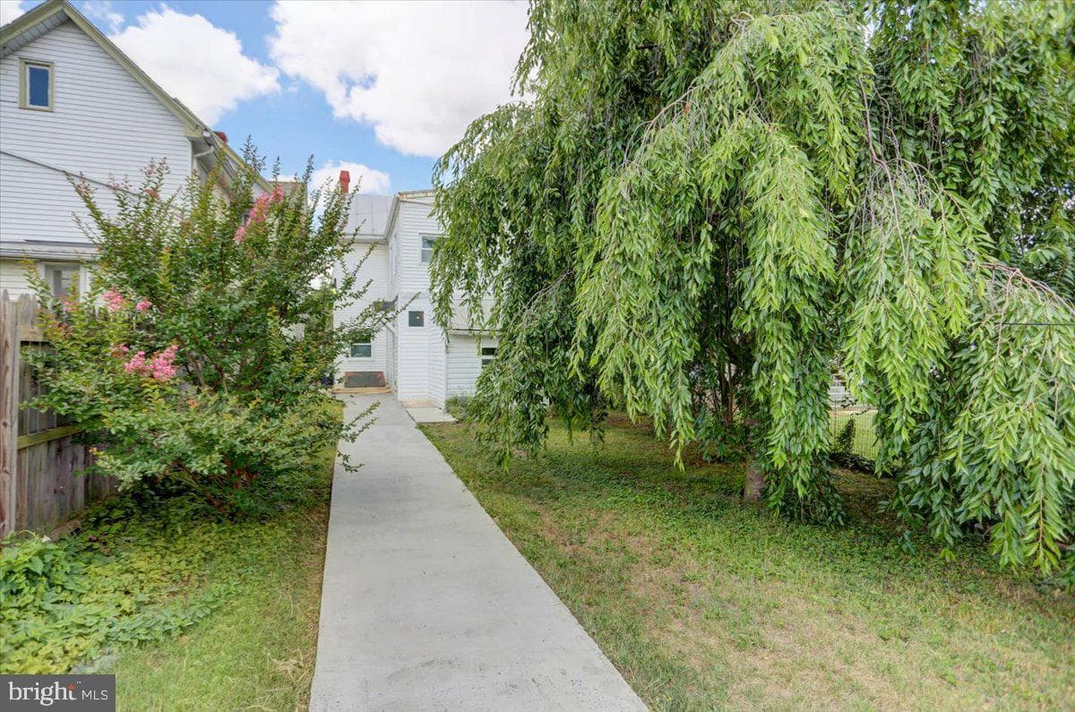 324 E Orange Street photo 29