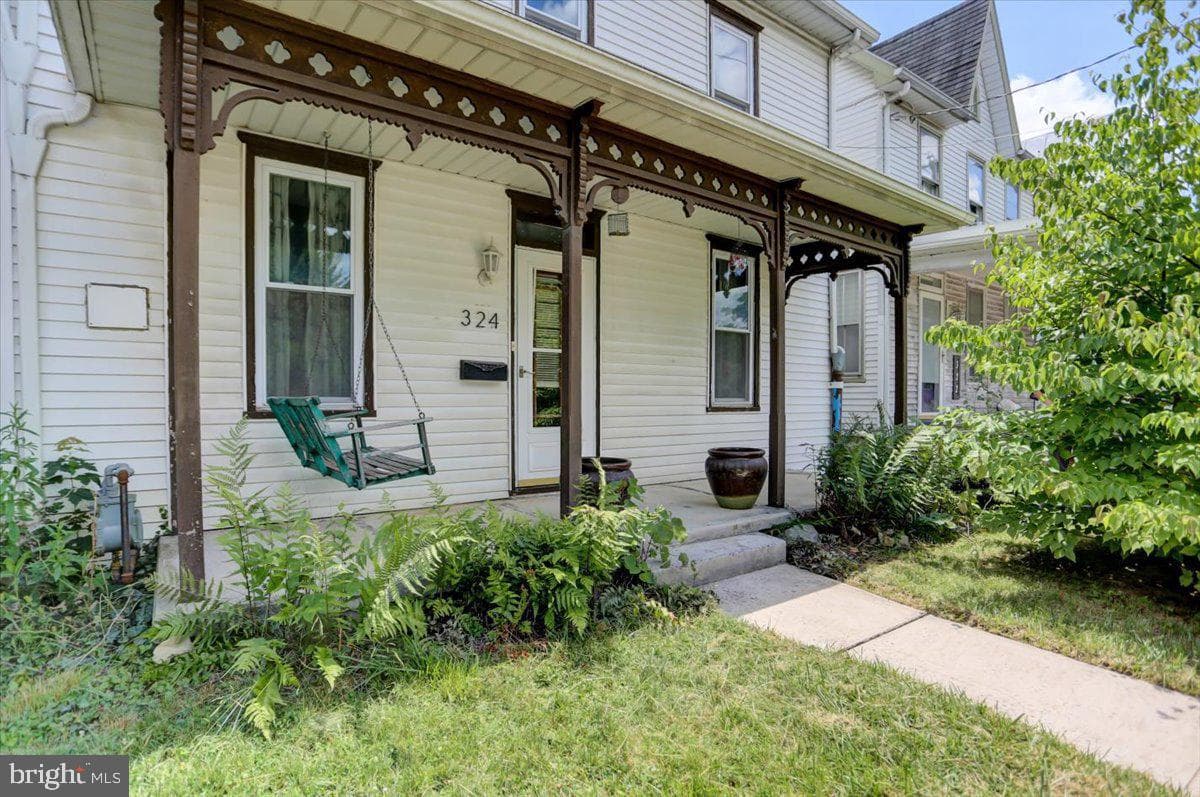 324 E Orange Street photo 5