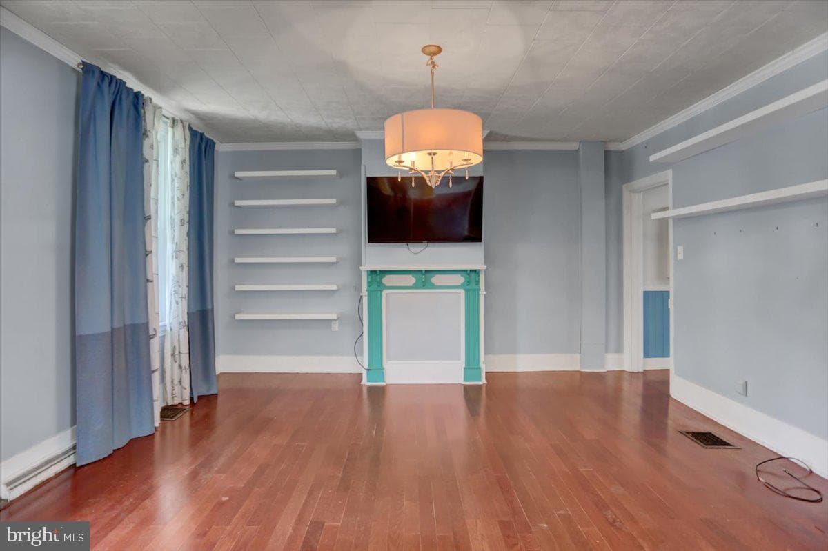 324 E Orange Street photo 7