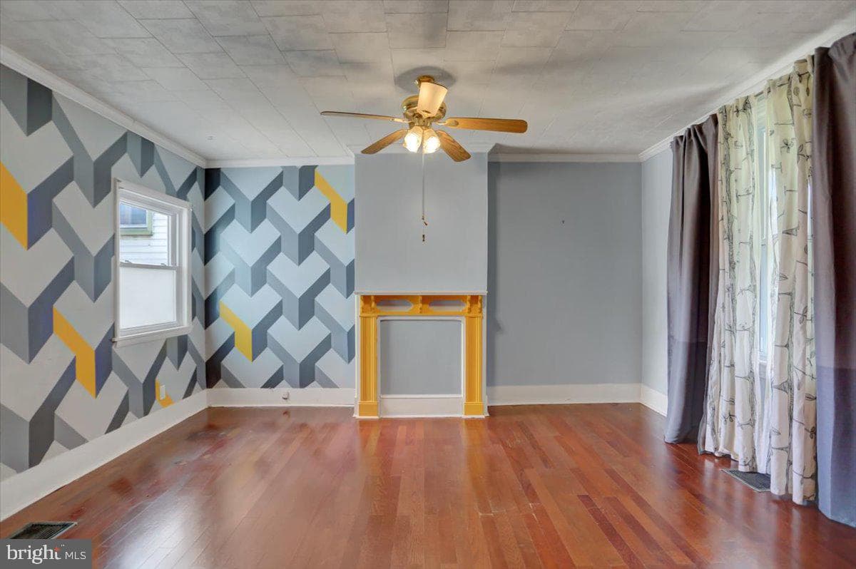 324 E Orange Street photo 9
