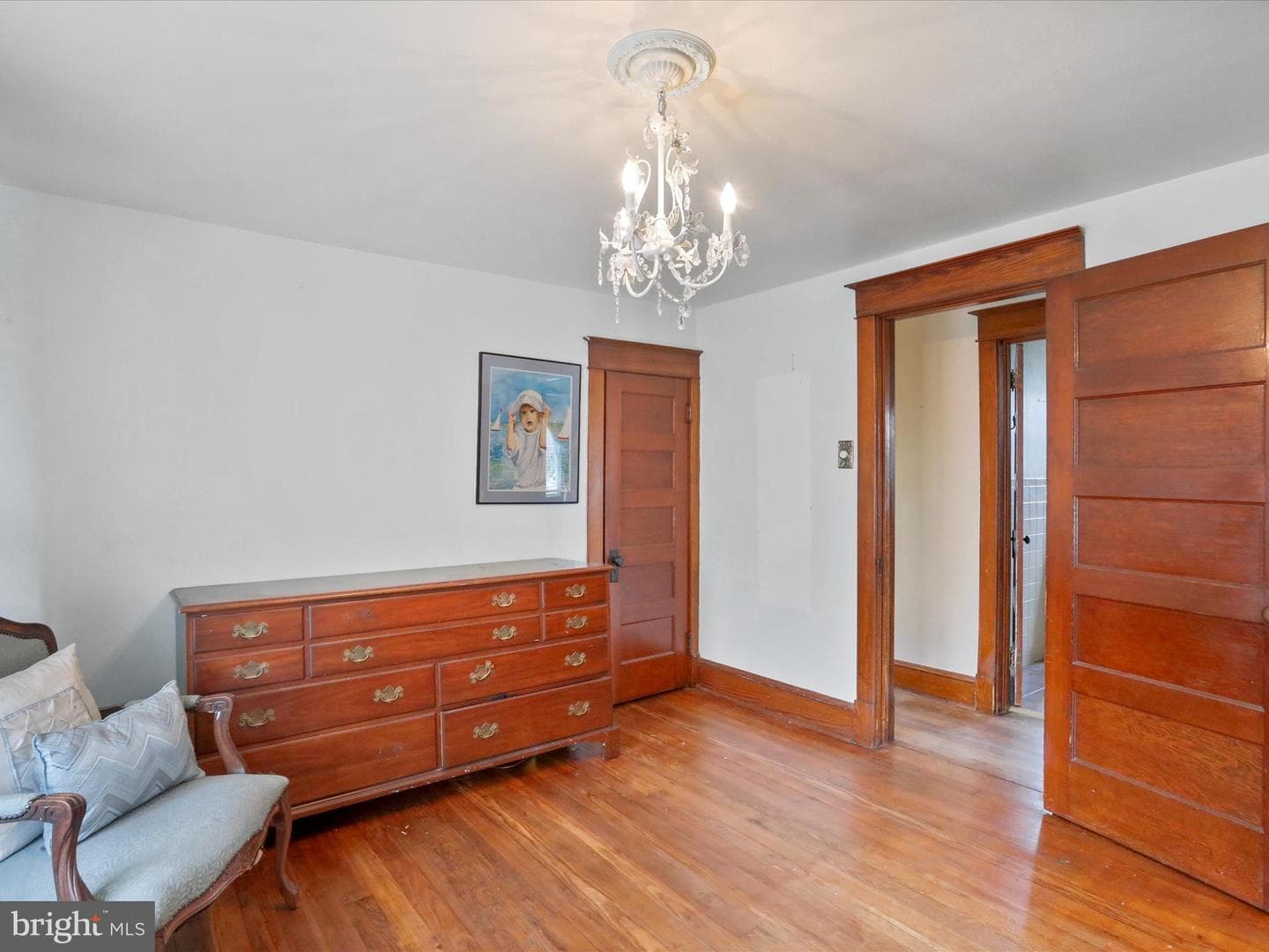216 E Burd Street photo 15