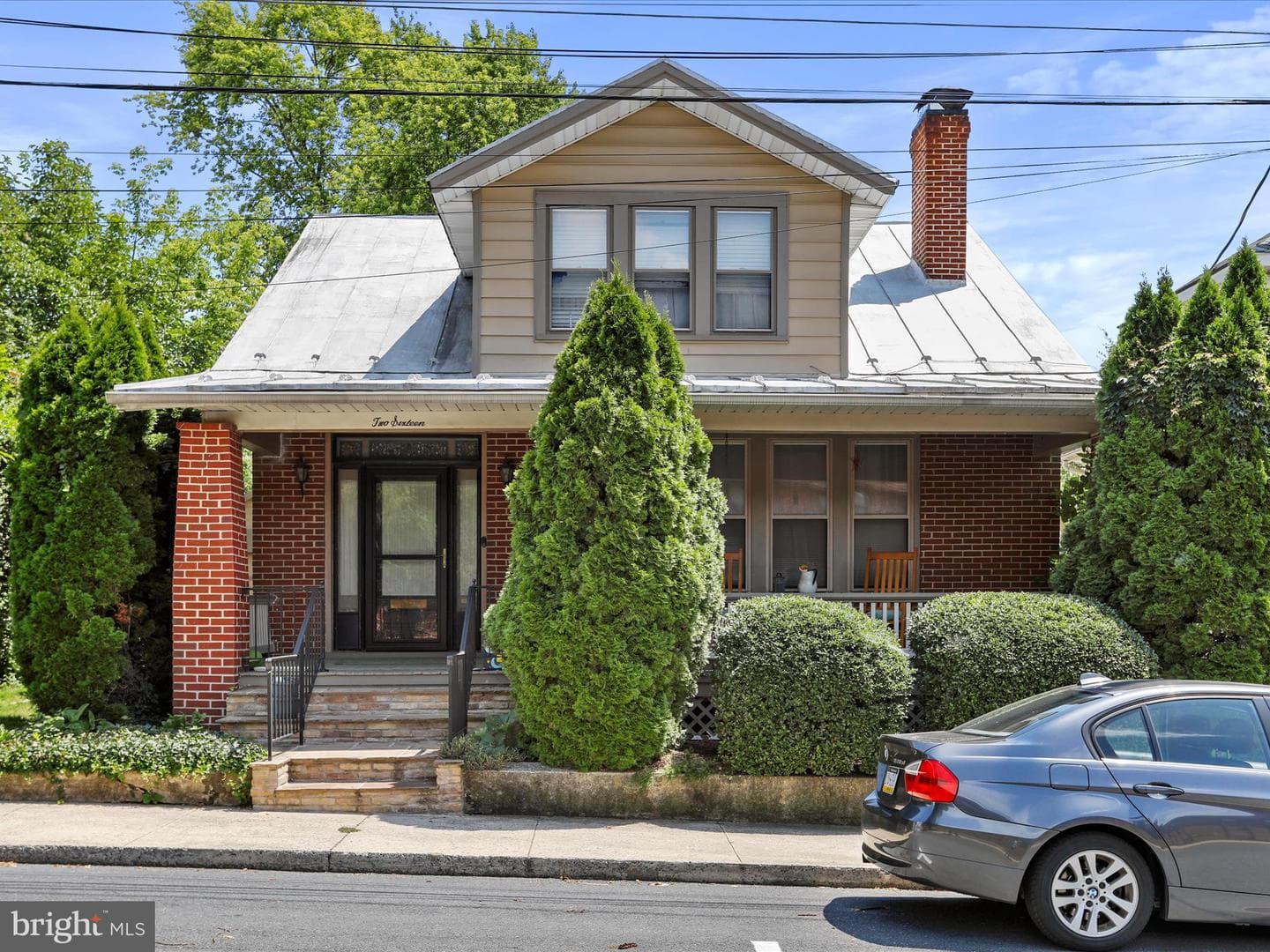 216 E Burd Street photo 2