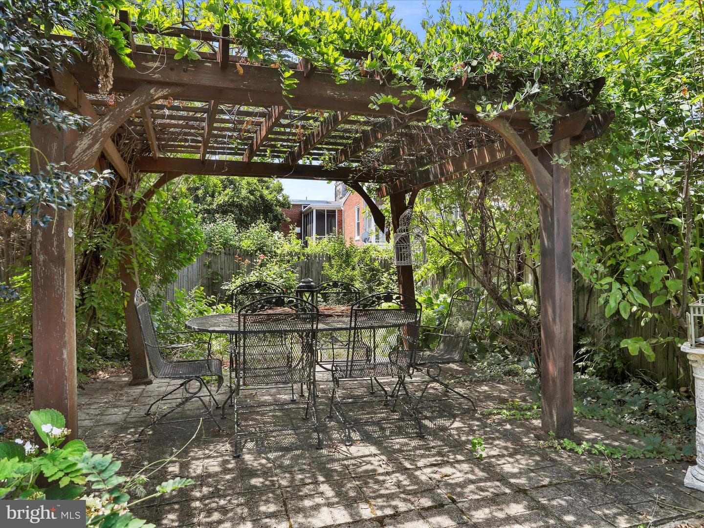 216 E Burd Street photo 22