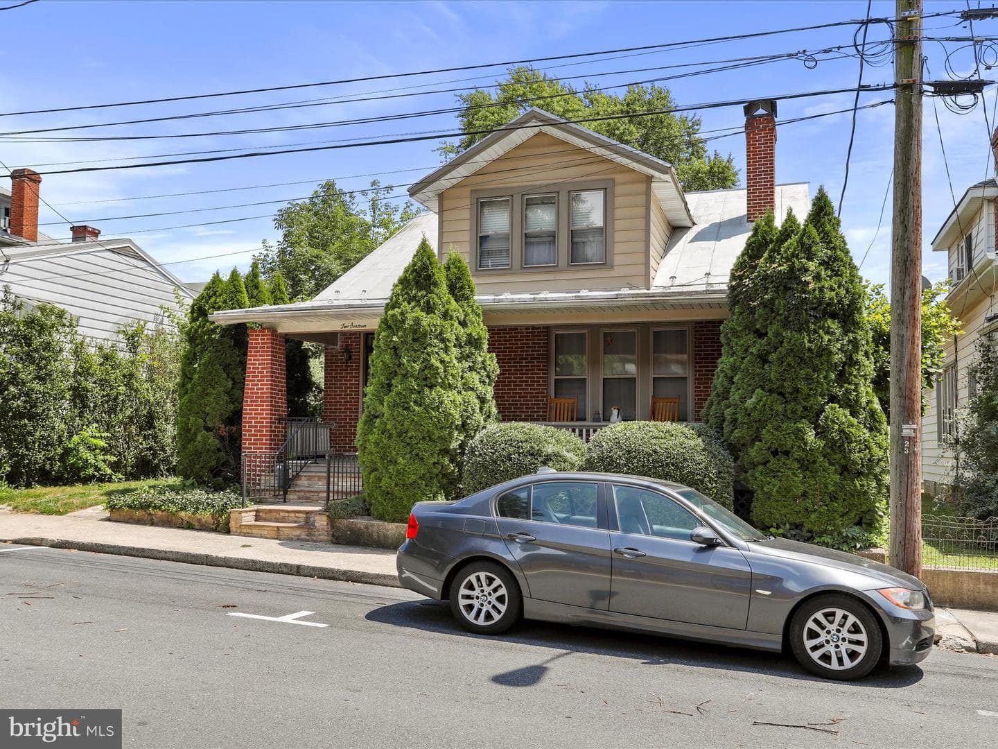 216 E Burd Street photo 3