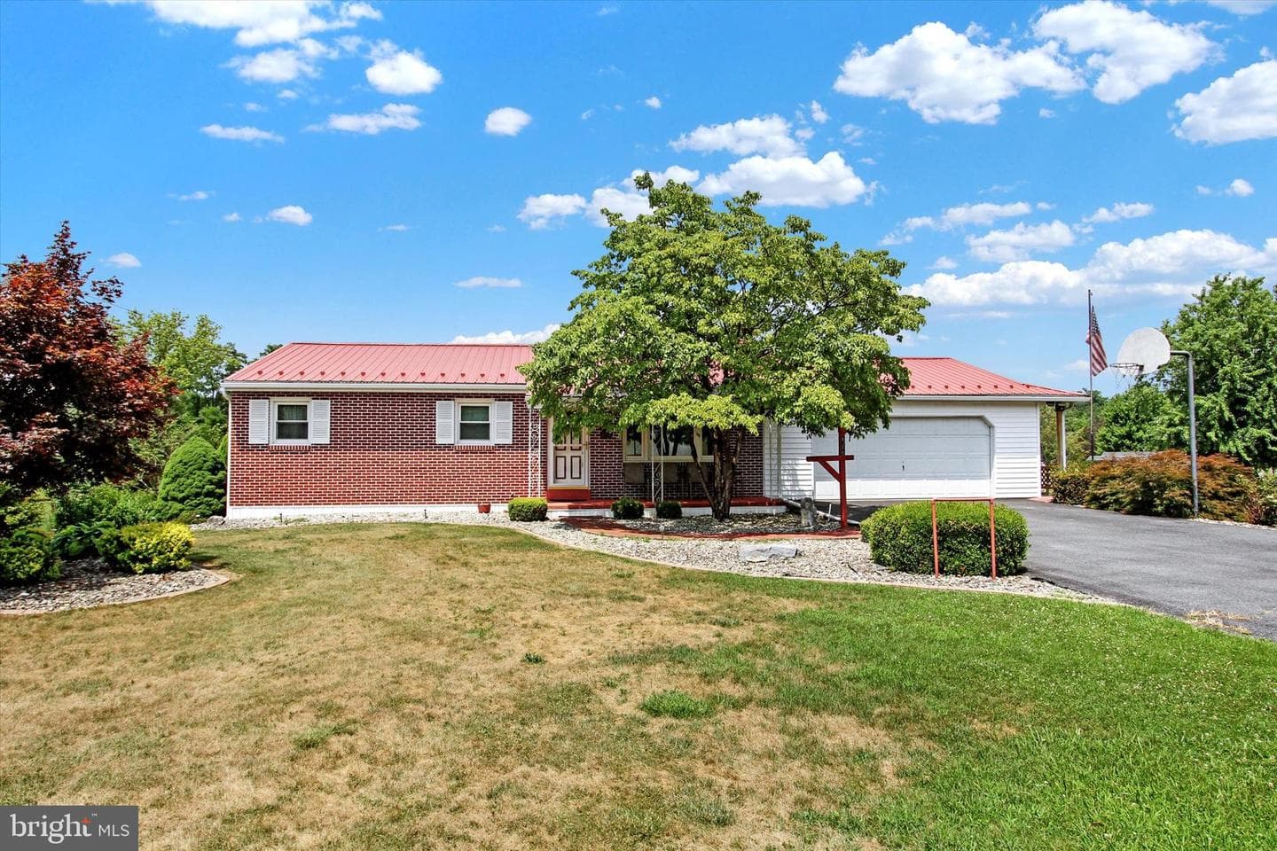 128 Airport Road photo 1