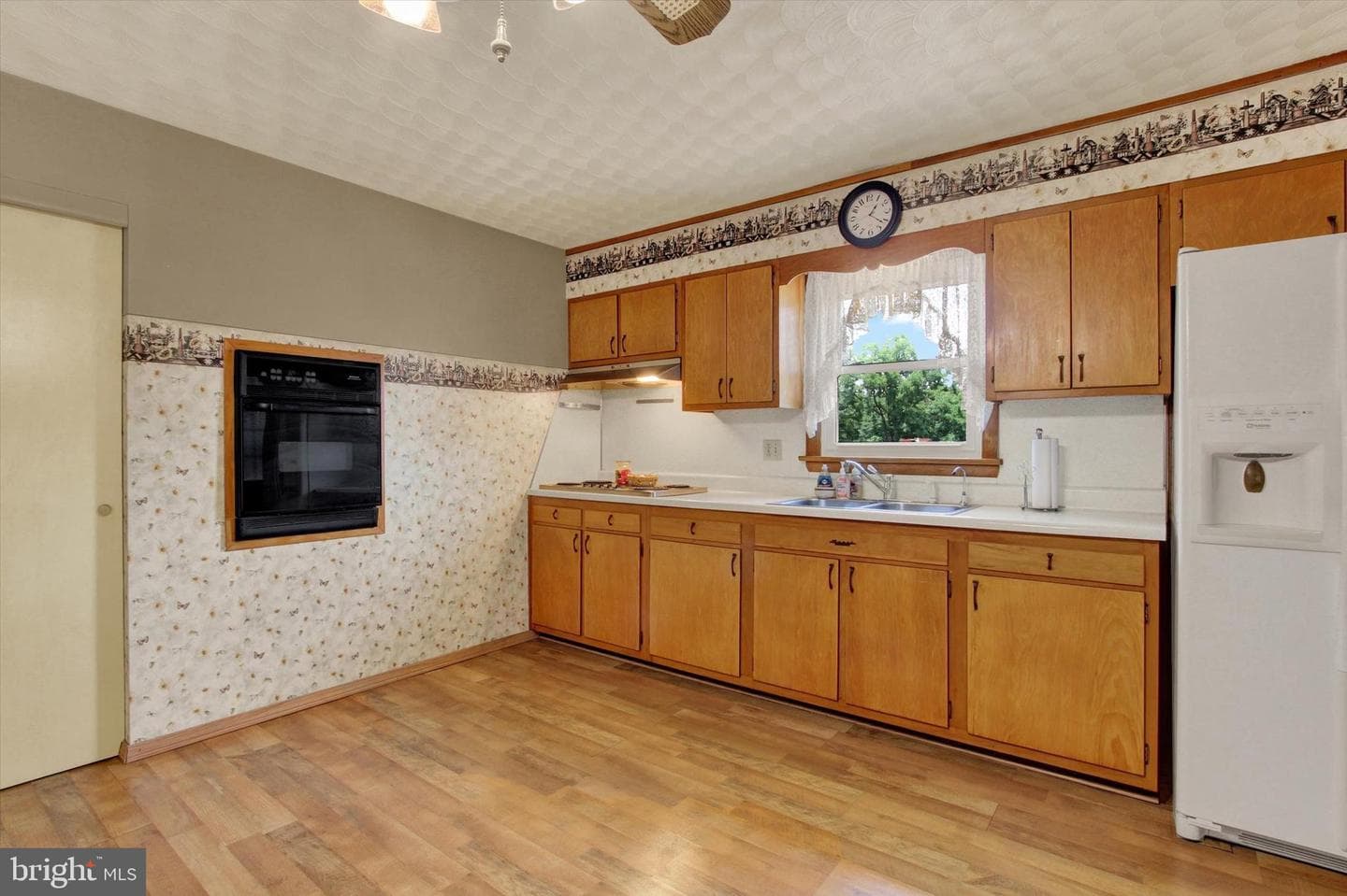 128 Airport Road photo 11