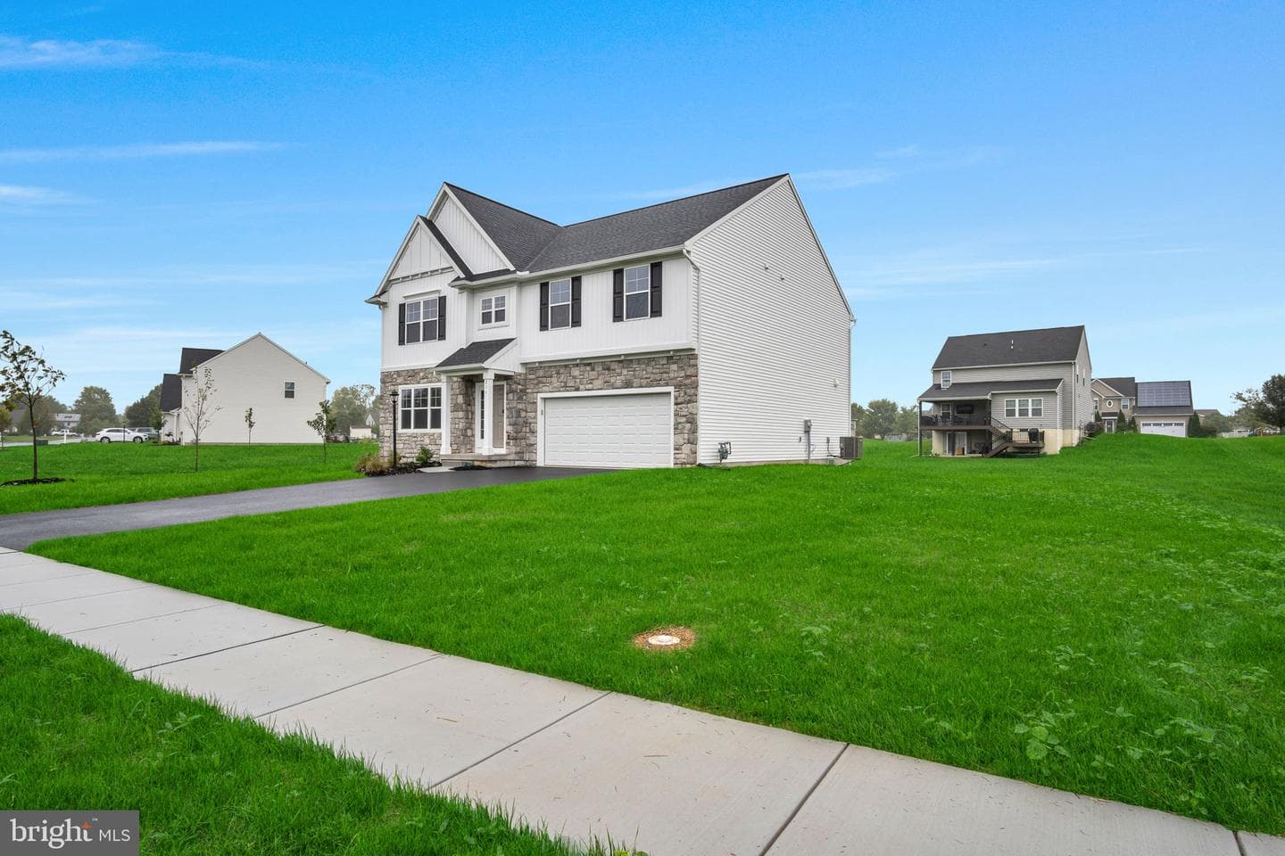 211 Forgedale Drive photo 2