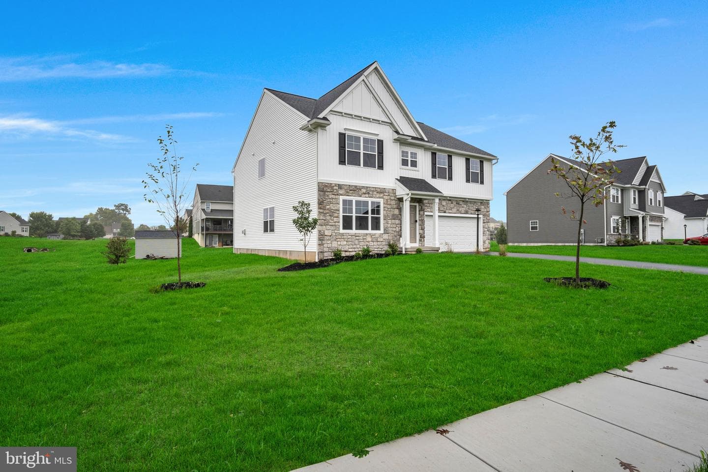 211 Forgedale Drive photo 3