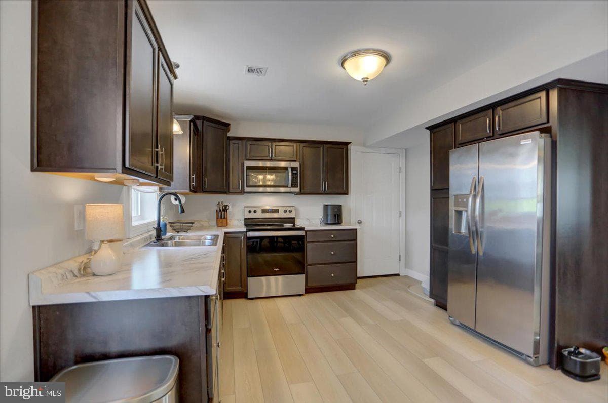 200 Woodridge Drive photo 15