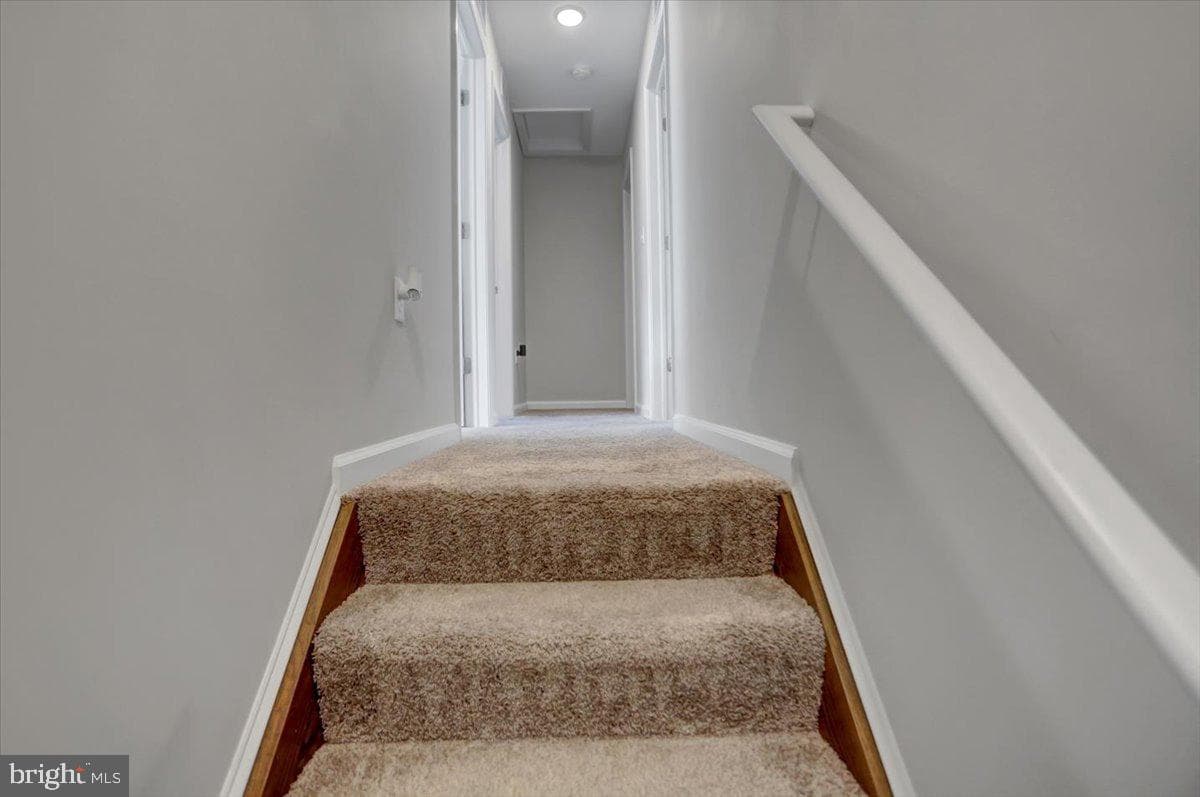 200 Woodridge Drive photo 22