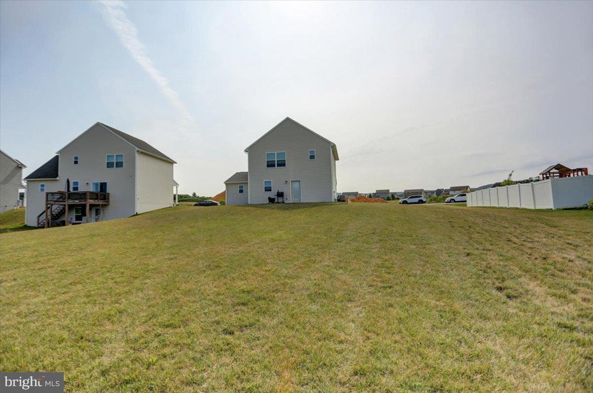 200 Woodridge Drive photo 38