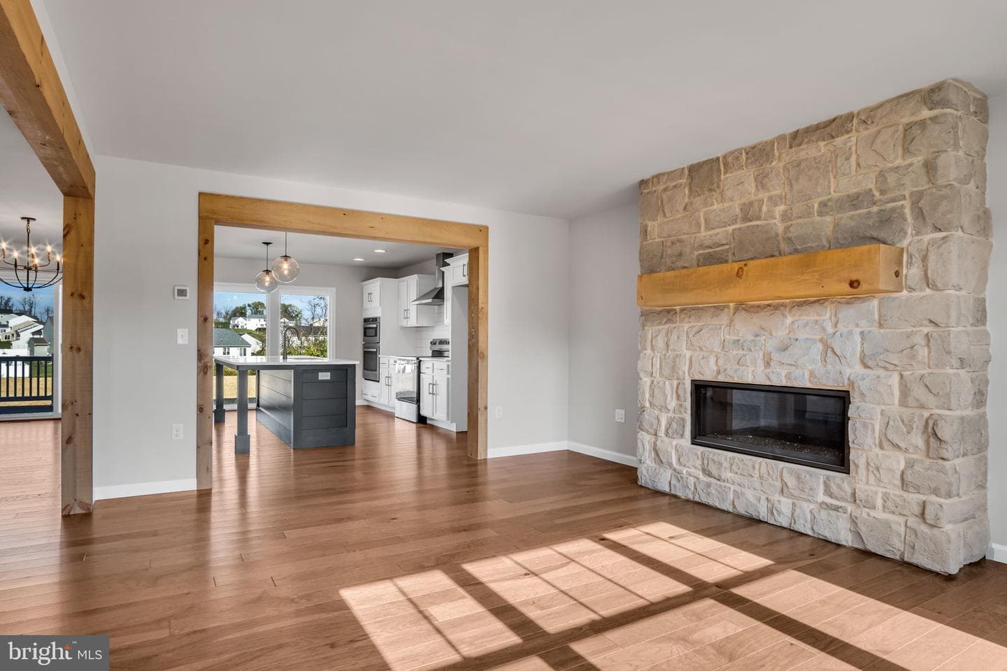 879 Ashfield Drive photo 11