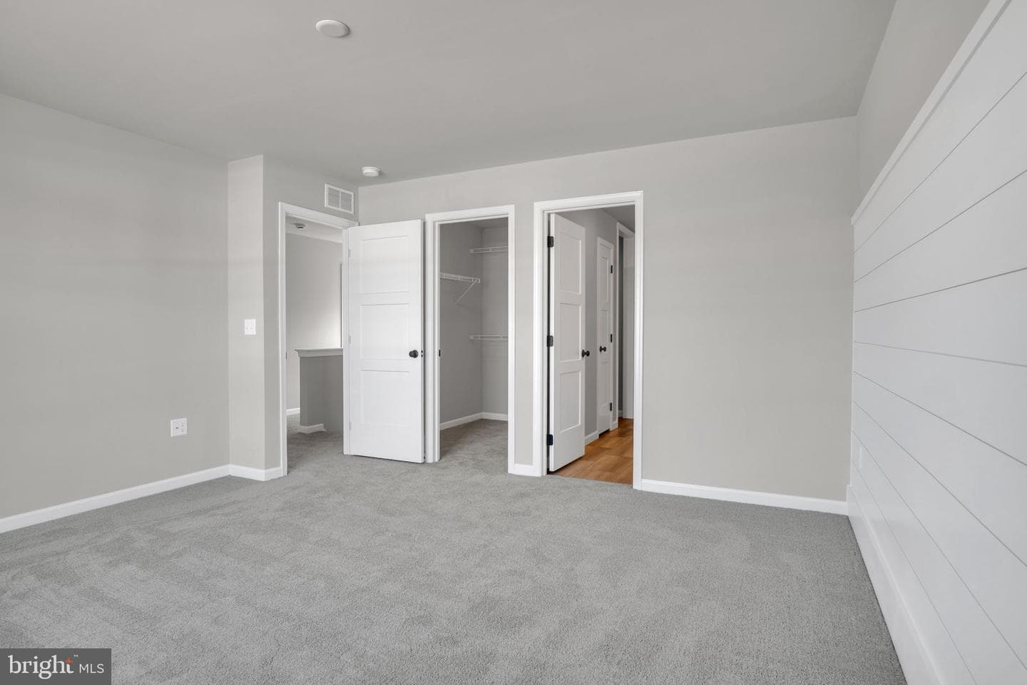 879 Ashfield Drive photo 17