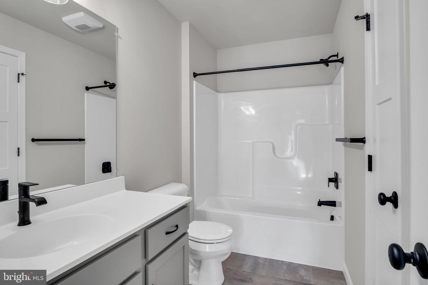 879 Ashfield Drive photo 22