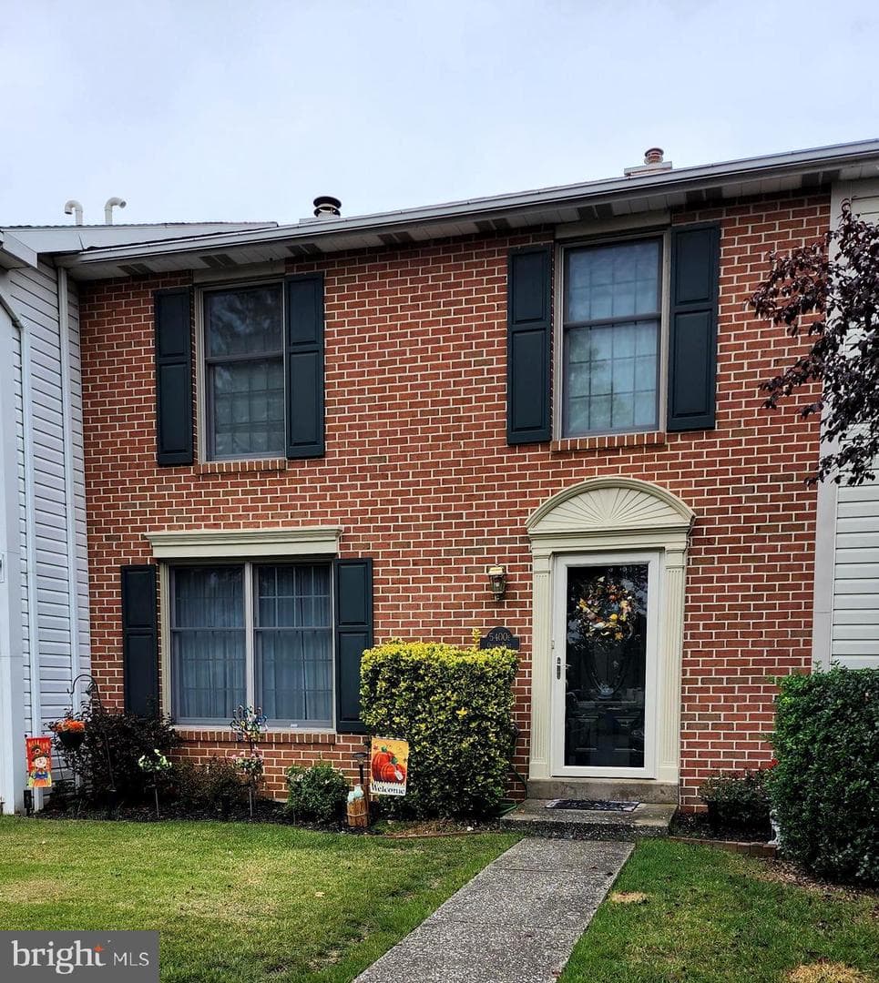 5400 Oxford Drive #E photo 1
