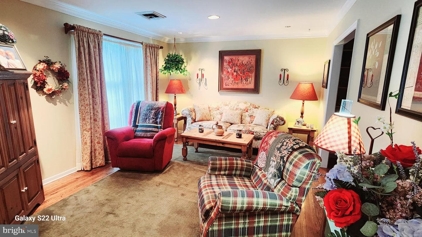 5400 Oxford Drive #E photo 4