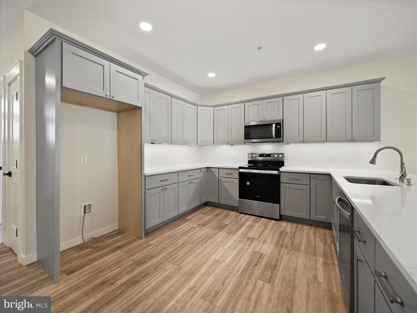 142 Blackbird Lane photo 10
