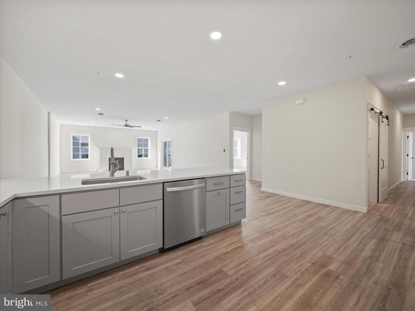 142 Blackbird Lane photo 12