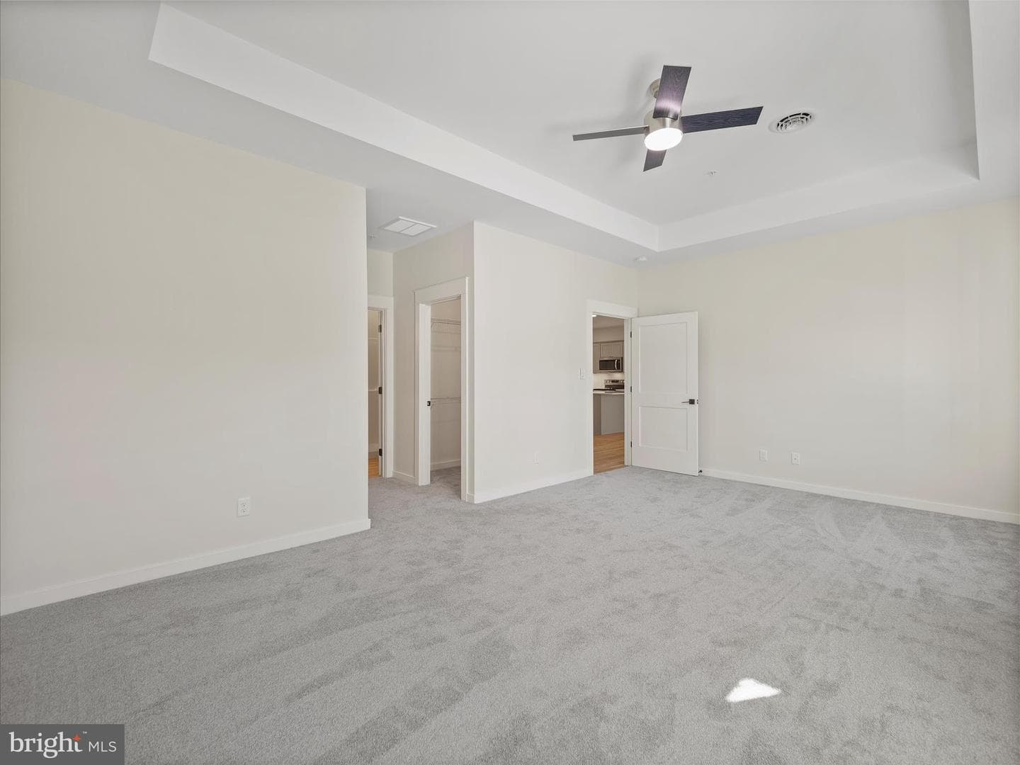 142 Blackbird Lane photo 20