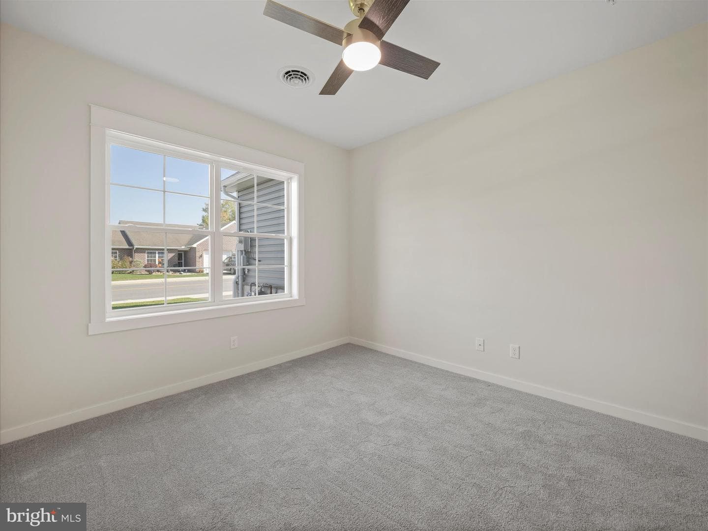 142 Blackbird Lane photo 30