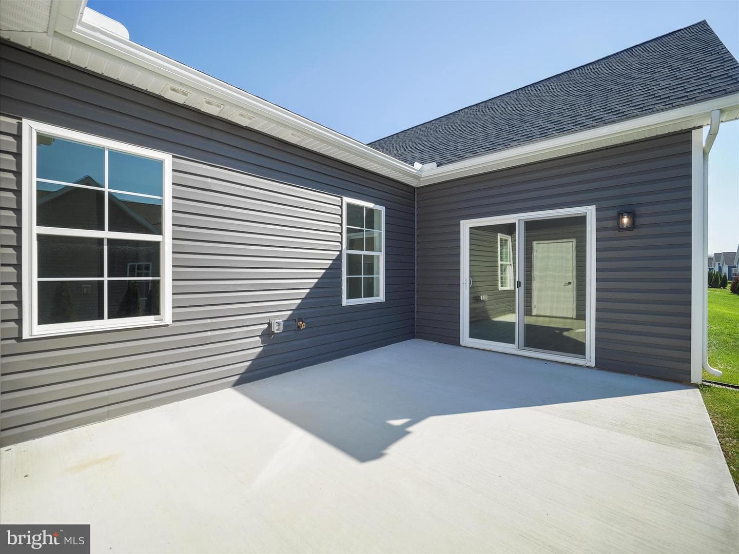 142 Blackbird Lane photo 34