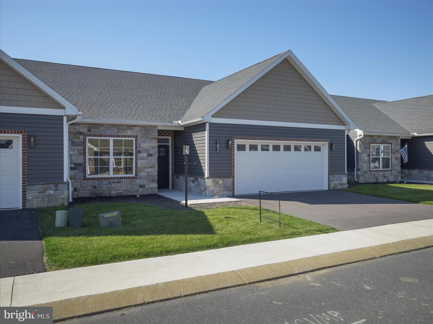 142 Blackbird Lane photo 6