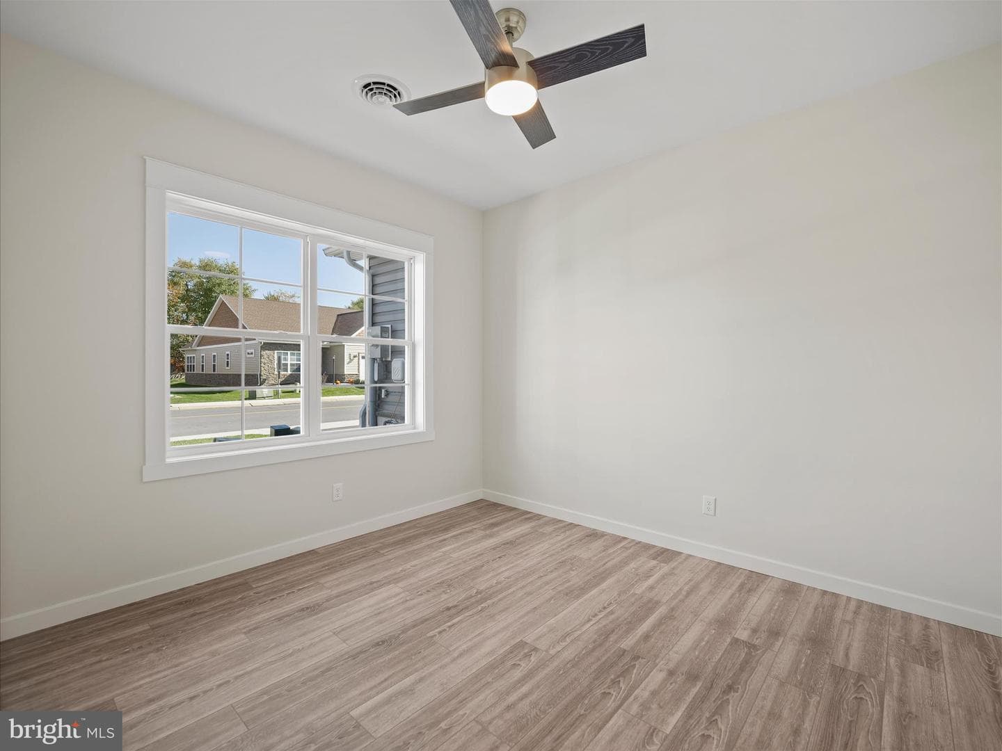 142 Blackbird Lane photo 7