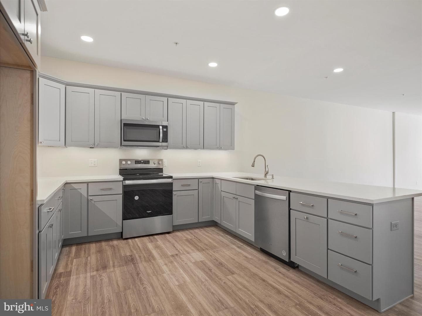 142 Blackbird Lane photo 9
