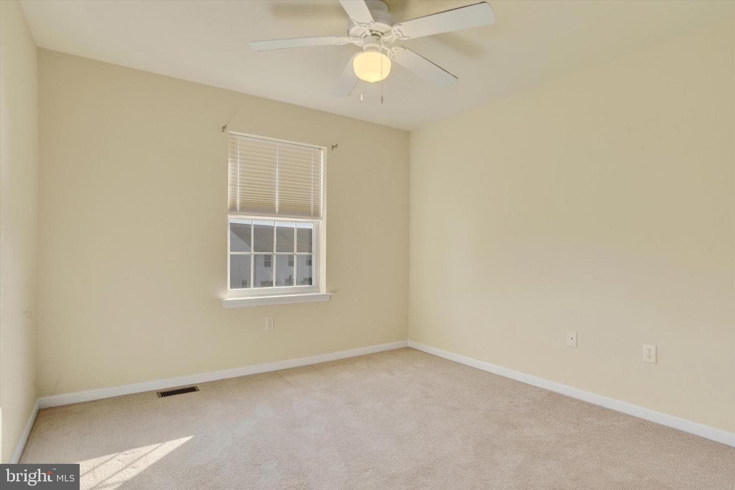 212 Melbourne Lane photo 14