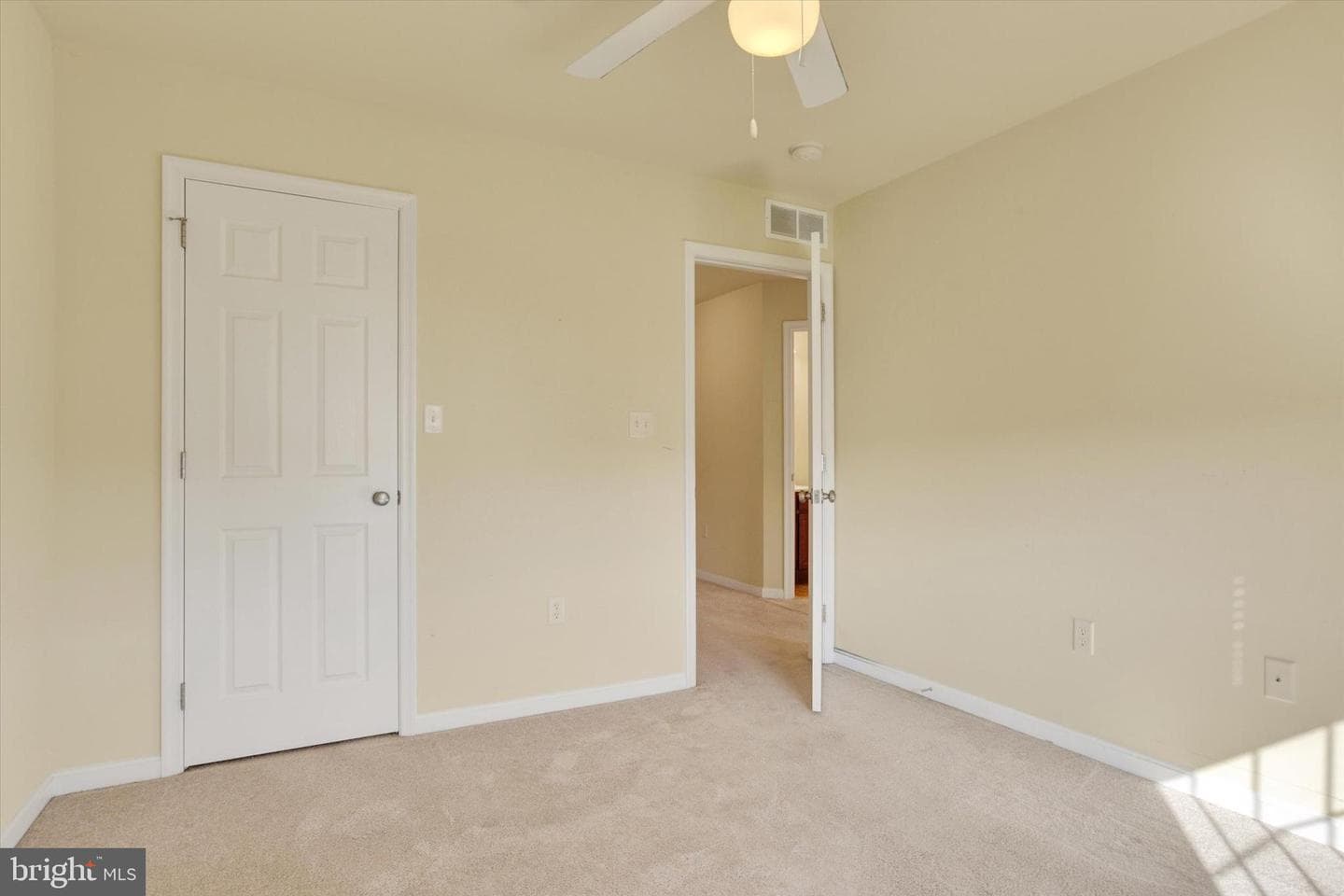 212 Melbourne Lane photo 15