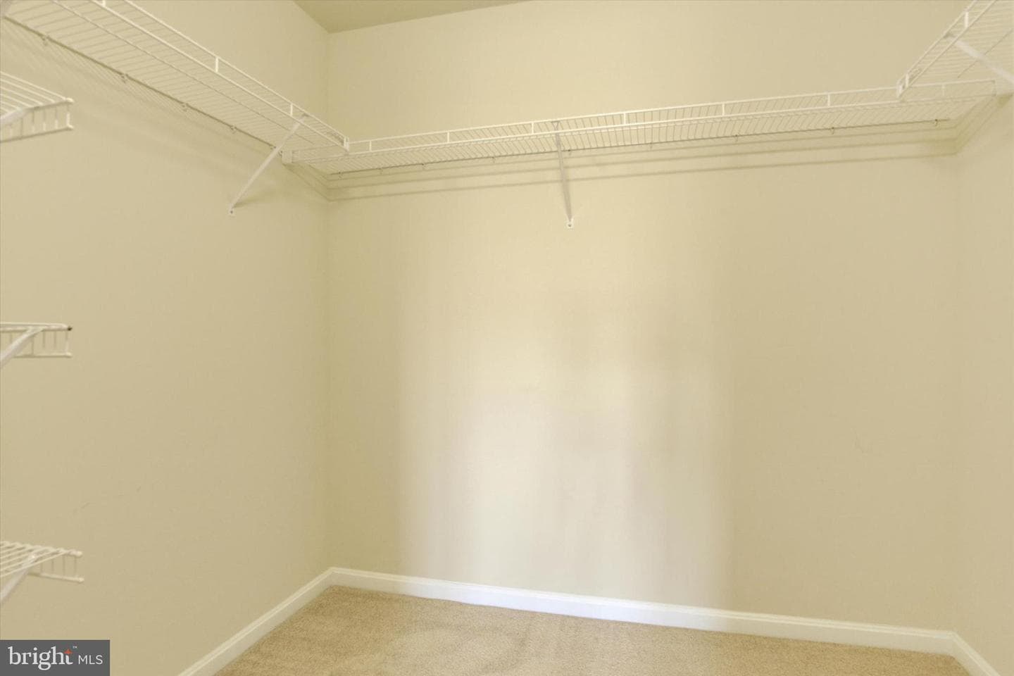 212 Melbourne Lane photo 18